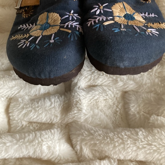 Blue floral embroidered Birkenstock clogs 38 - Picture 3 of 16